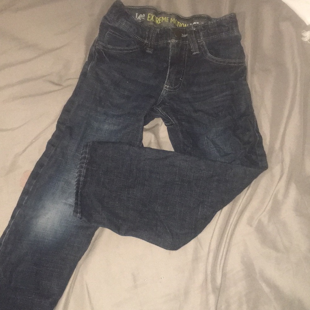 Boys Lee “extreme motion MVP” size 8s